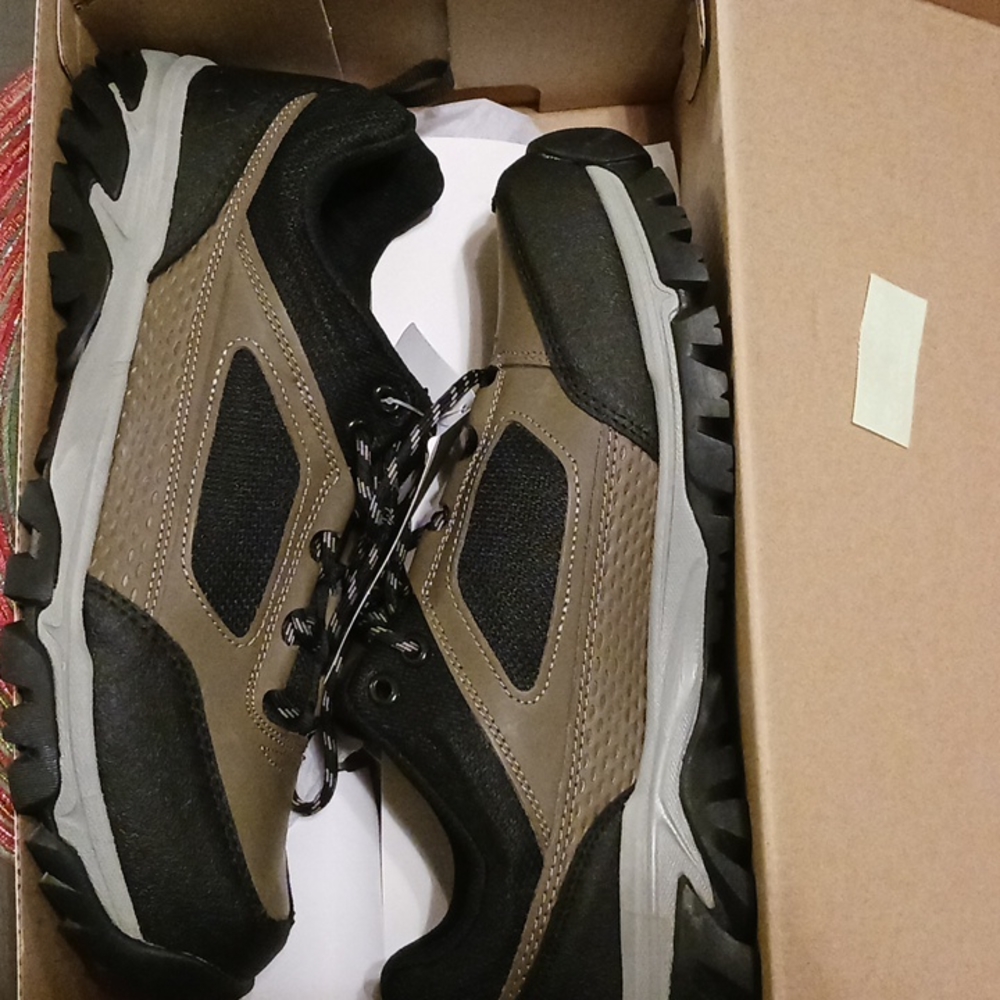 MENS HIKING SHOES
